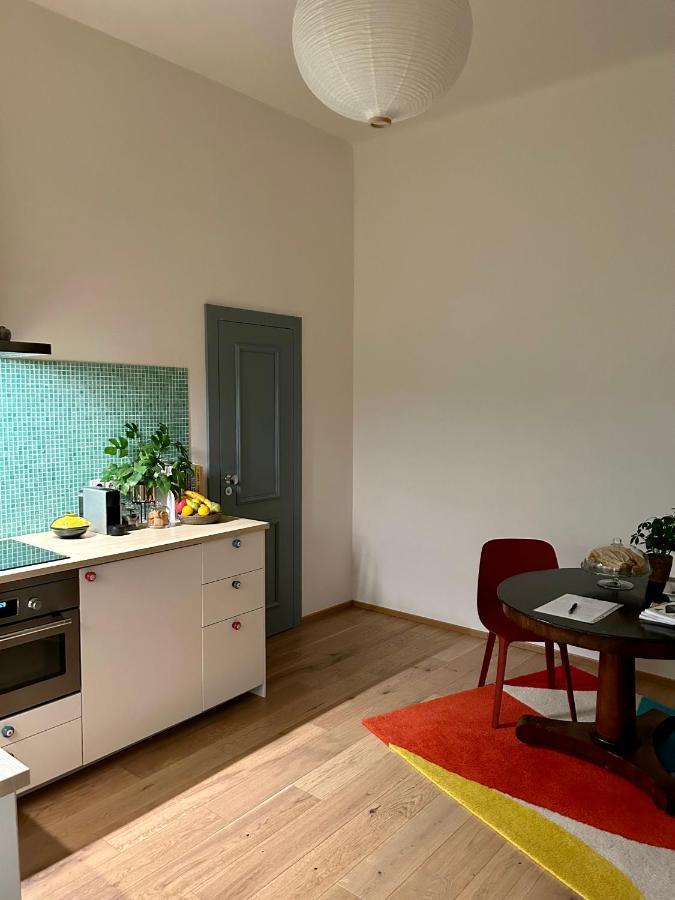 Green Balcony & King Size Bed Praga Exterior foto